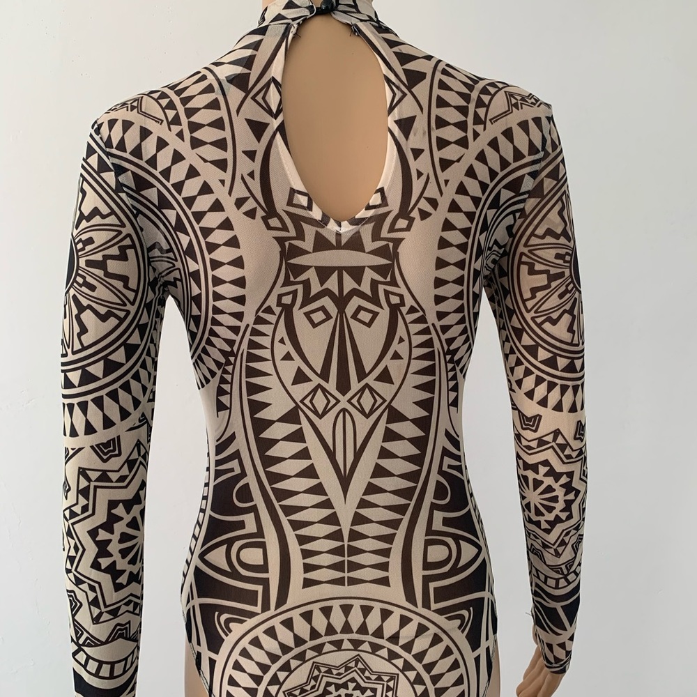 Mesh Patterned Body Suit - Picture 7 of 16